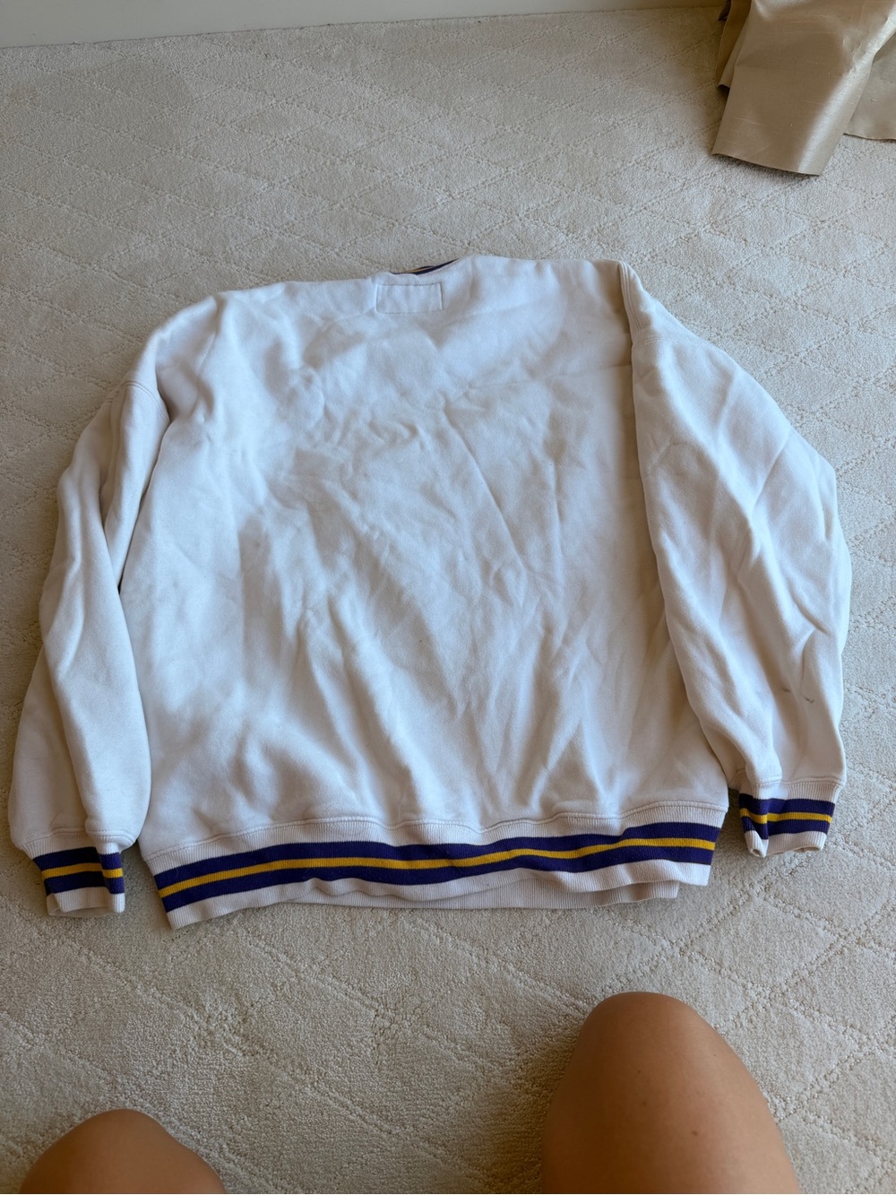LAKERS Sweatshirt - Picture 4 of 4
